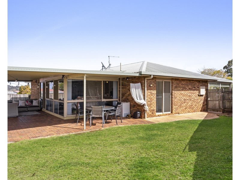 2 Satinwood Court, Glenvale QLD 4350