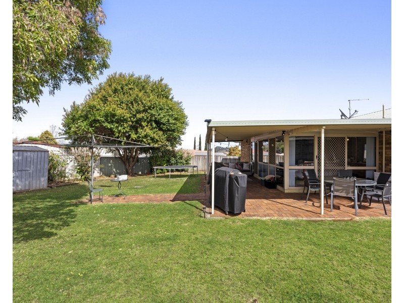 2 Satinwood Court, Glenvale QLD 4350