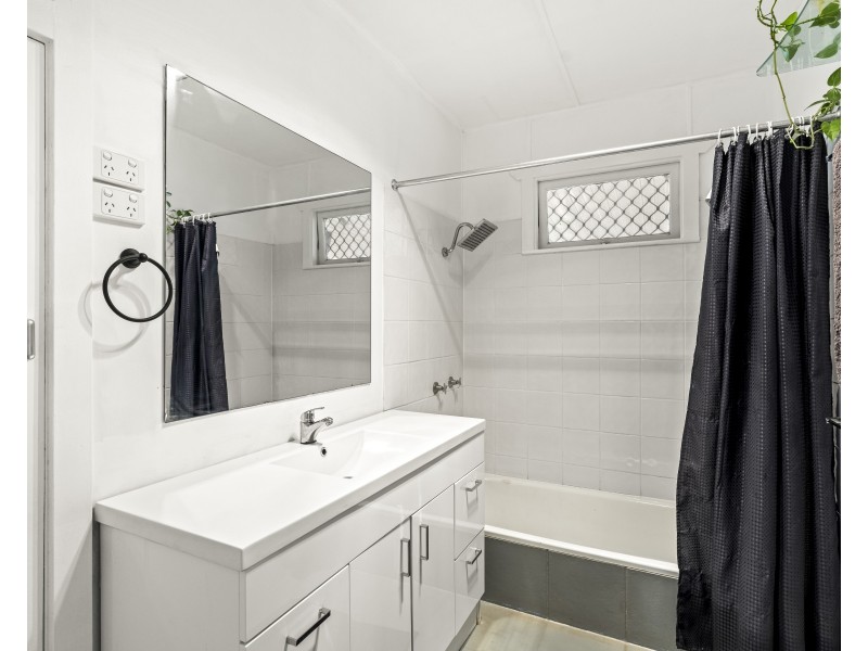 68 Buckland Street, Harristown QLD 4350
