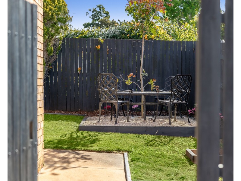 Unit 3/19 Noll Street, Kearneys Spring QLD 4350