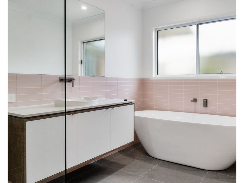 6 Carlow Lane, Middle Ridge QLD 4350
