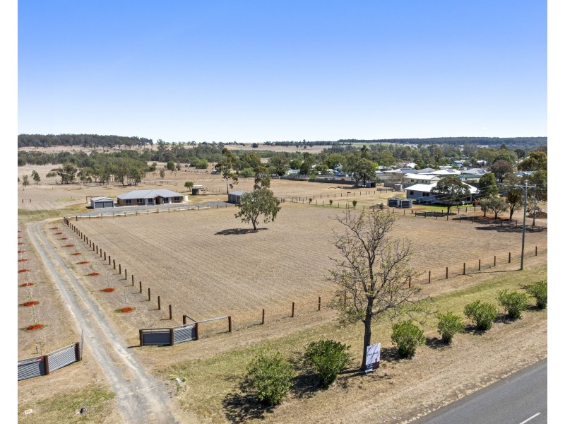 161 Mocatta Street, Goombungee QLD 4354