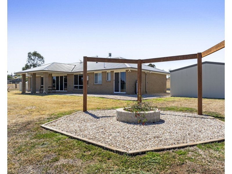 161 Mocatta Street, Goombungee QLD 4354