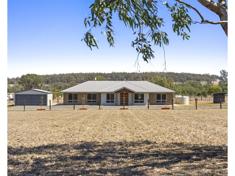 161 Mocatta Street, Goombungee QLD 4354