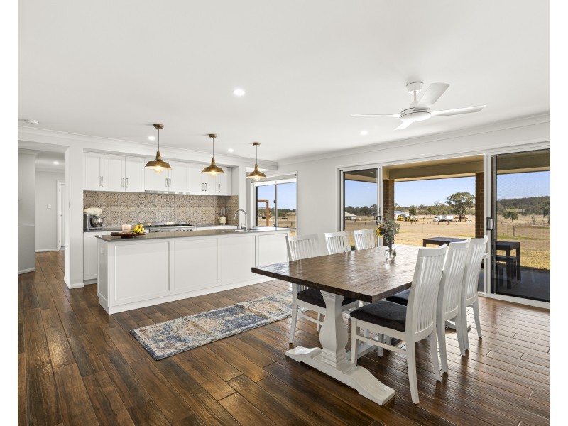 161 Mocatta Street, Goombungee QLD 4354