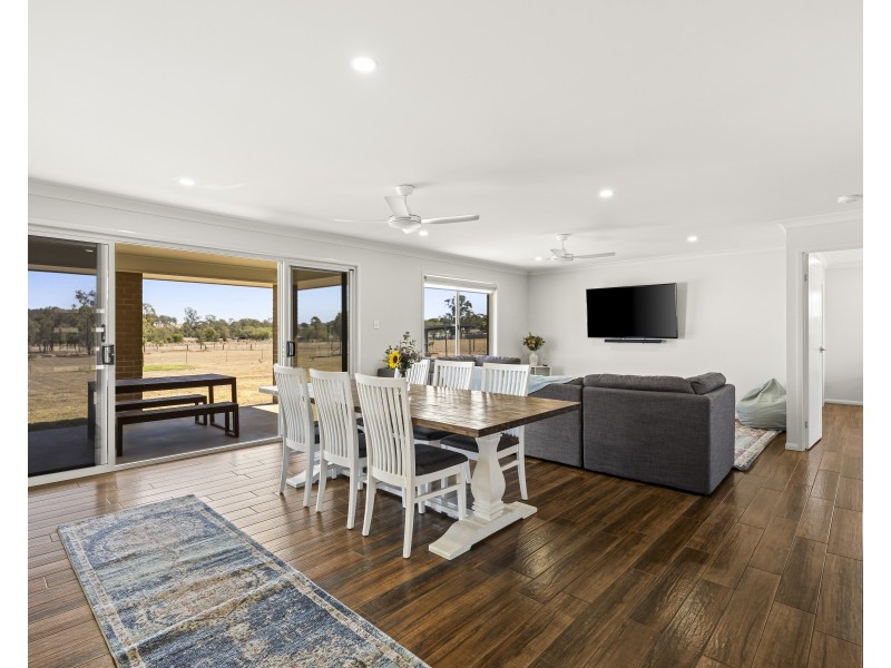 161 Mocatta Street, Goombungee QLD 4354