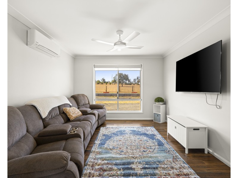 161 Mocatta Street, Goombungee QLD 4354