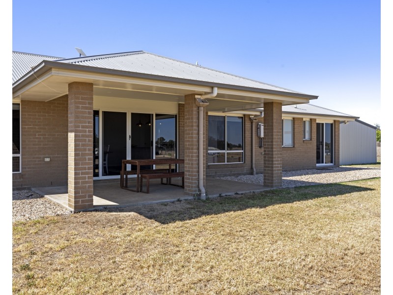 161 Mocatta Street, Goombungee QLD 4354