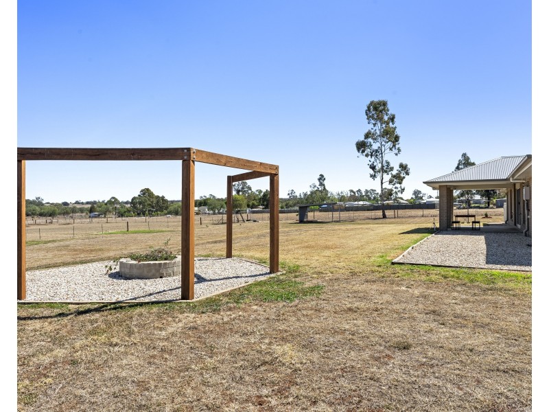 161 Mocatta Street, Goombungee QLD 4354