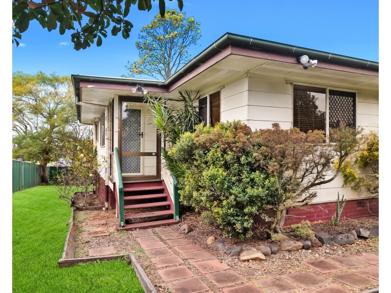 2 Sixth Avenue, Harristown QLD 4350
