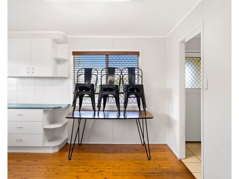 2 Sixth Avenue, Harristown QLD 4350