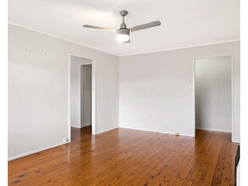 2 Sixth Avenue, Harristown QLD 4350