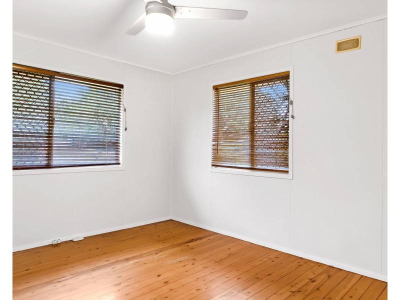 2 Sixth Avenue, Harristown QLD 4350