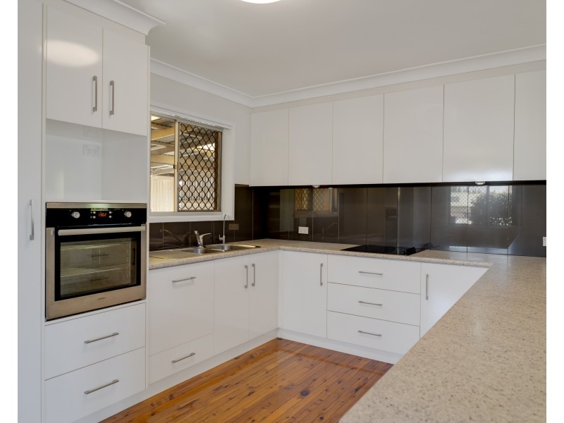 13 Leawarra Street, Wilsonton QLD 4350