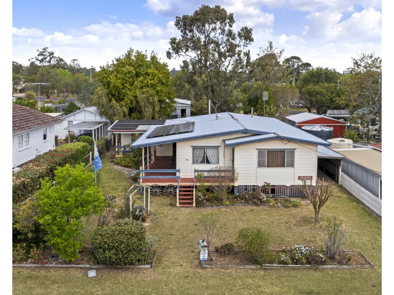 29 Albert Street, Crows Nest QLD 4355