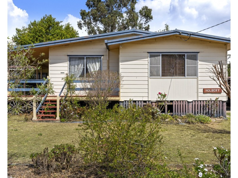 29 Albert Street, Crows Nest QLD 4355