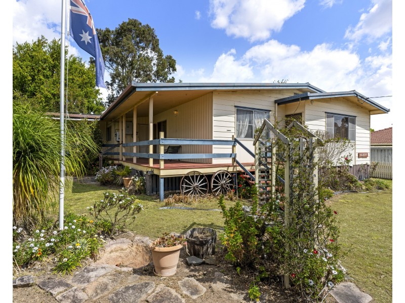 29 Albert Street, Crows Nest QLD 4355