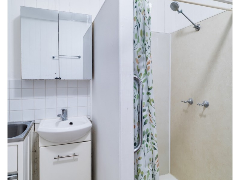 1/21 West Street, Newtown QLD 4305