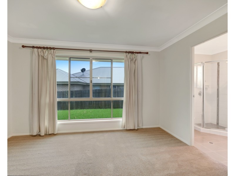 2 Bronzewing Drive, Highfields QLD 4352
