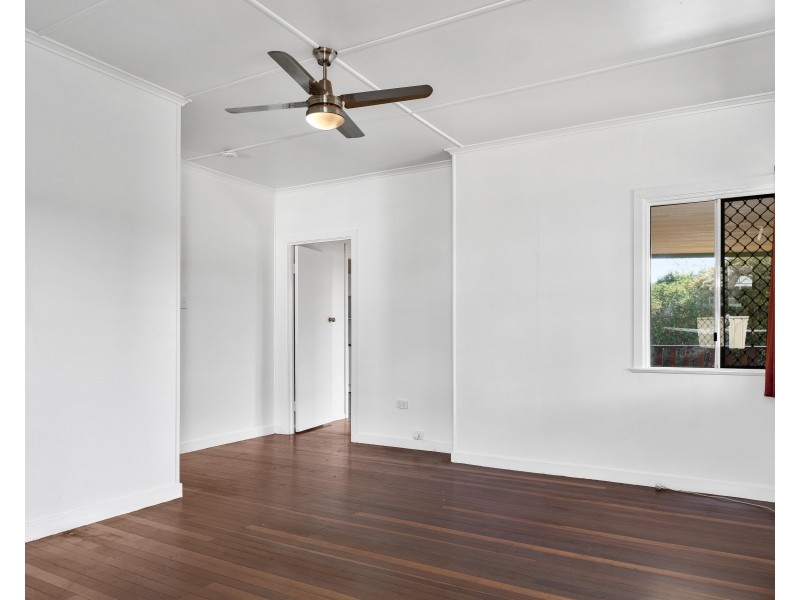813 Ruthven Street, Kearneys Spring QLD 4350