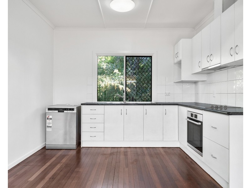 813 Ruthven Street, Kearneys Spring QLD 4350