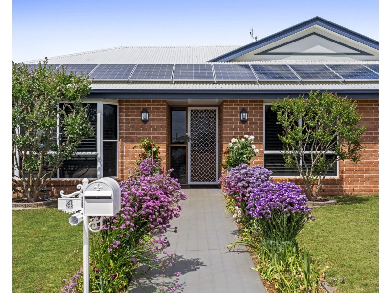 4 Kiva Street, Middle Ridge QLD 4350