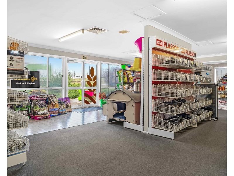 105 McDougall Street, Wilsonton QLD 4350