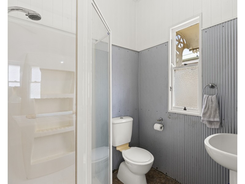 266 Bridge Street, Newtown QLD 4350