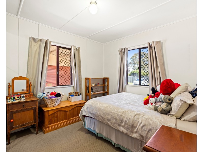 24 Weetwood Street, Newtown QLD 4350