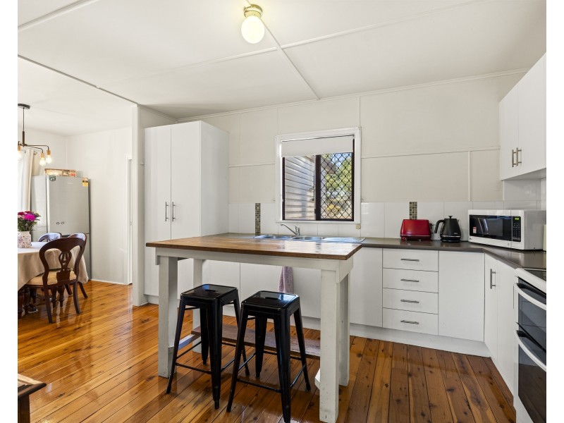 24 Weetwood Street, Newtown QLD 4350