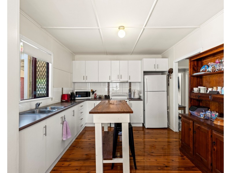 24 Weetwood Street, Newtown QLD 4350