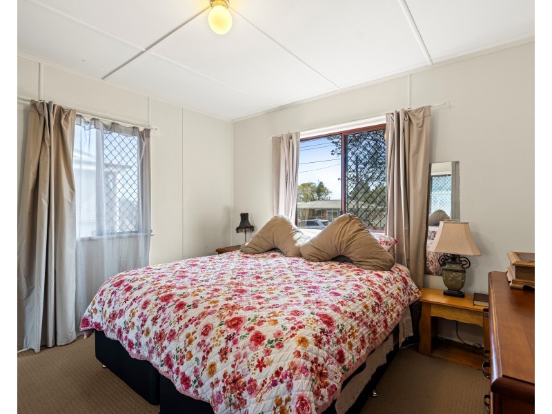 24 Weetwood Street, Newtown QLD 4350