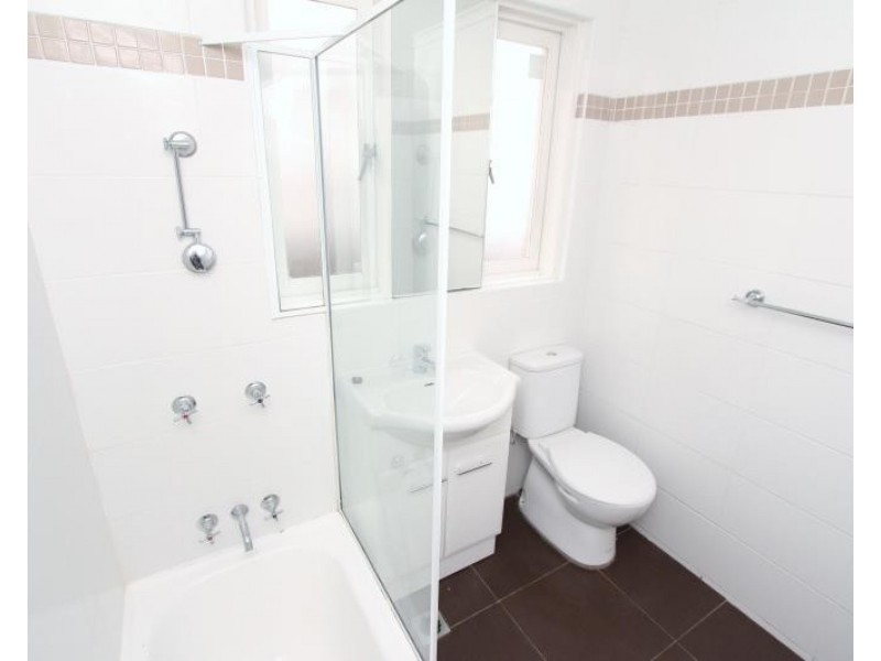 2/10 Lancaster Road, Dover Heights NSW 2030