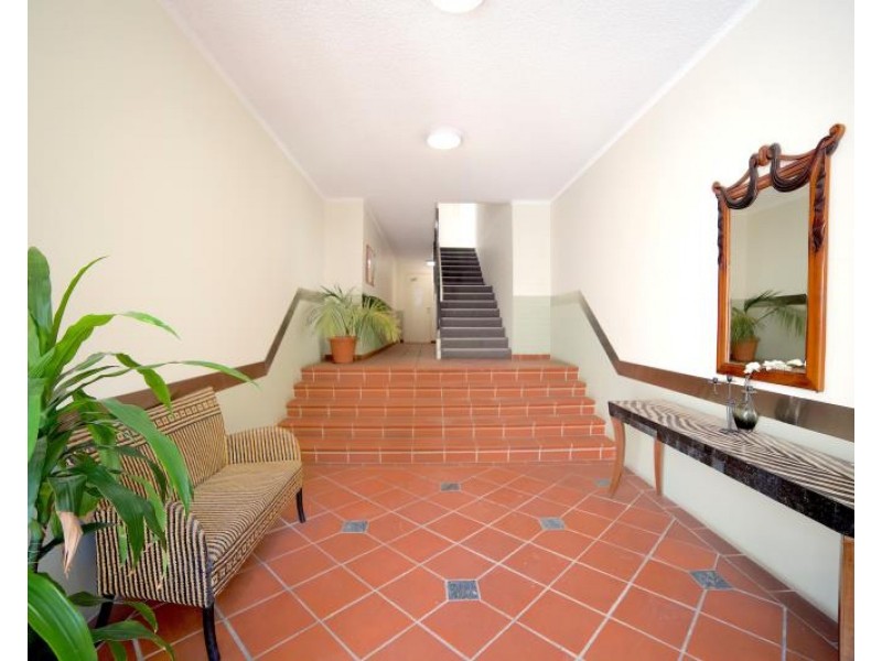 2/37 Penkivil Street, Bondi NSW 2026