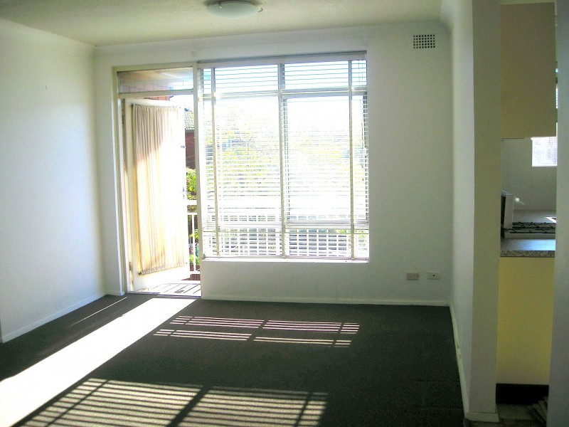 10/2 Gray Crescent, Eastlakes NSW 2018
