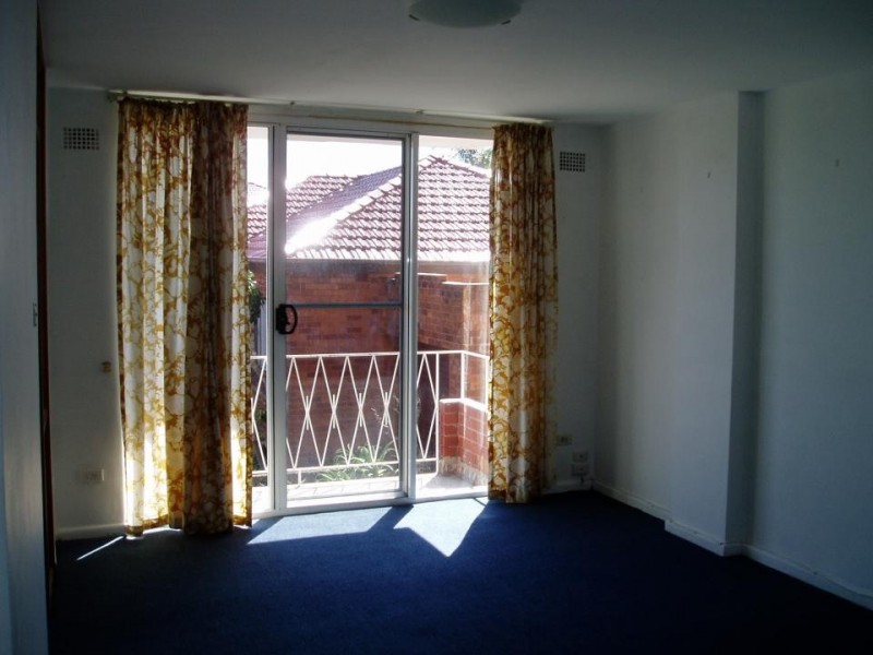 1/50 UNIVERSAL STREET, Eastlakes NSW 2018