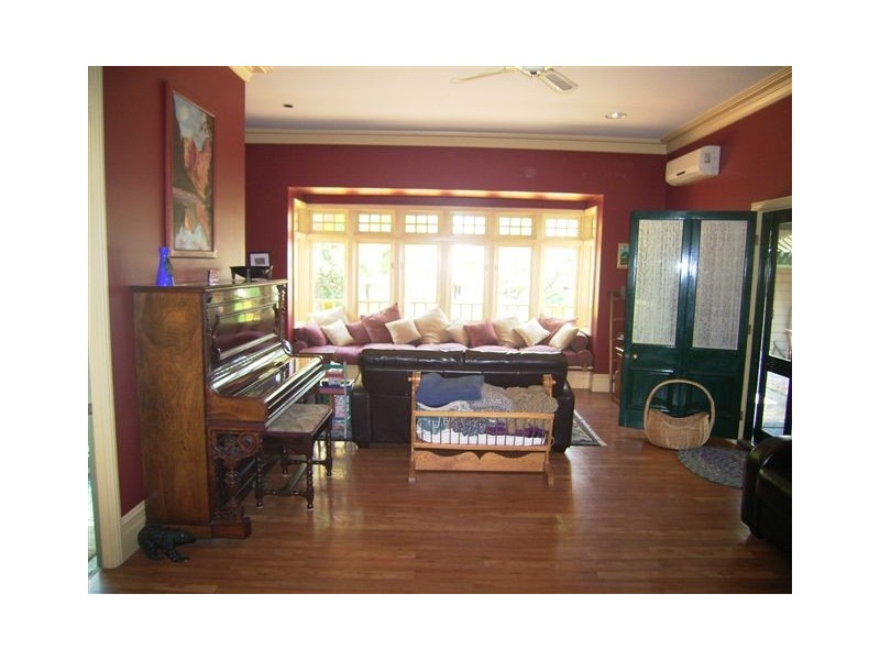 112 Marks Point Road, Marks Point NSW 2280