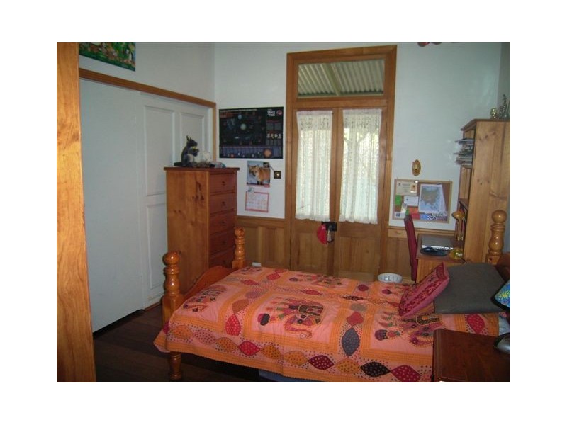 112 Marks Point Road, Marks Point NSW 2280