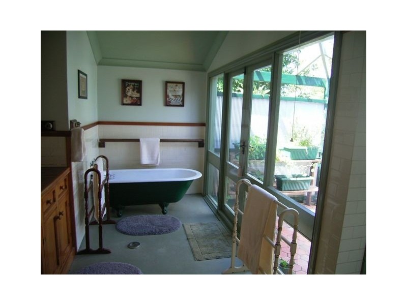 112 Marks Point Road, Marks Point NSW 2280