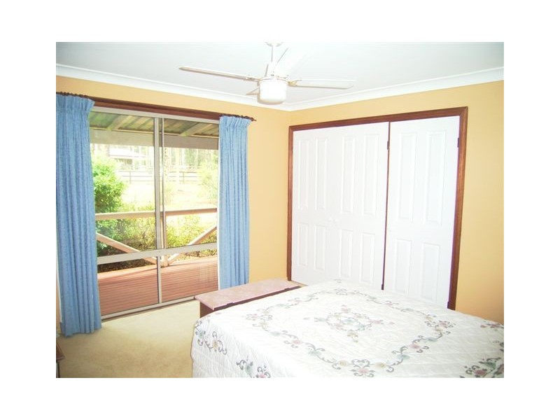 8 Holloway Drive, Jilliby NSW 2259