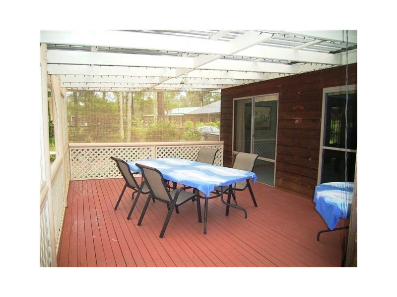 8 Holloway Drive, Jilliby NSW 2259