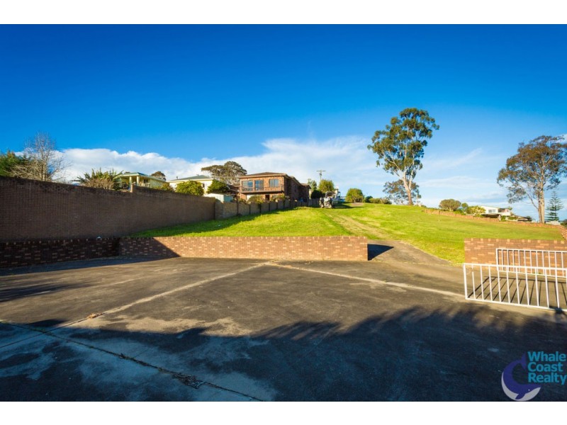 51 Wilcocks Avenue, Narooma NSW 2546