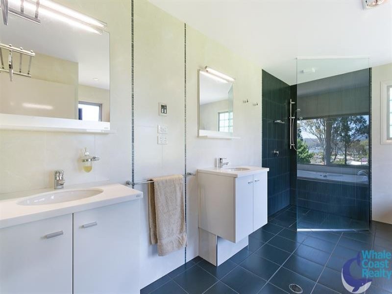 12 Thompson Lane, Narooma NSW 2546