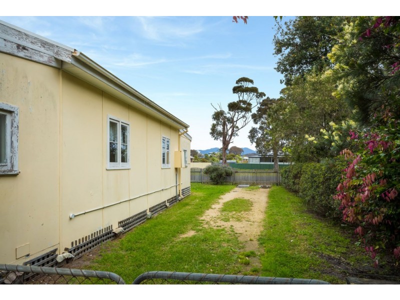 4 Barker Parade, Narooma NSW 2546