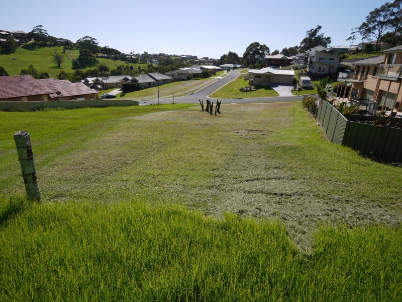 68 Warbler Crescent, North Narooma NSW 2546