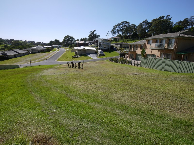 68 Warbler Crescent, North Narooma NSW 2546