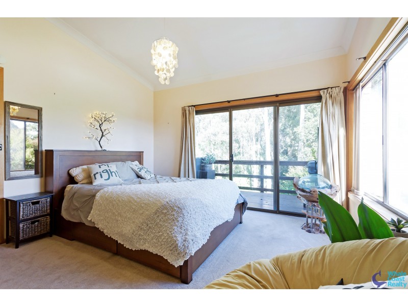 9 Dorothy Drive, Narooma NSW 2546