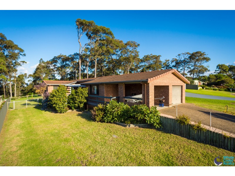8 Woods Place, North Narooma NSW 2546