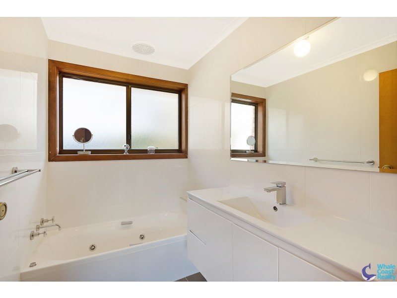 8 Woods Place, North Narooma NSW 2546