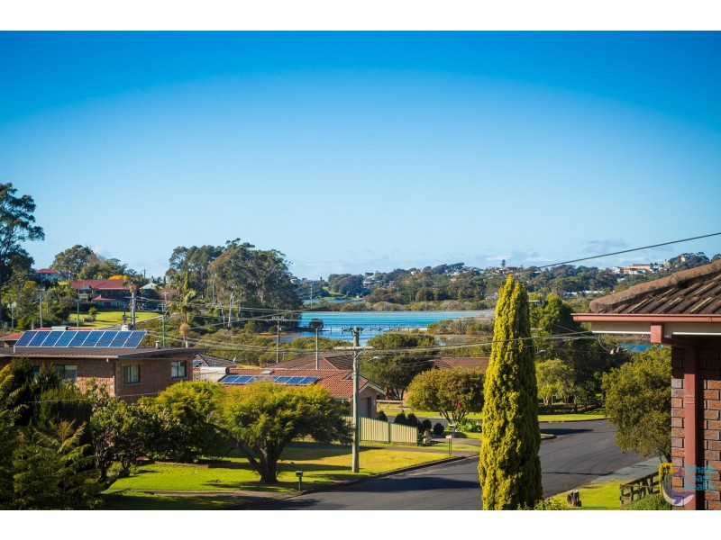 14 Fishermans Crescent, North Narooma NSW 2546